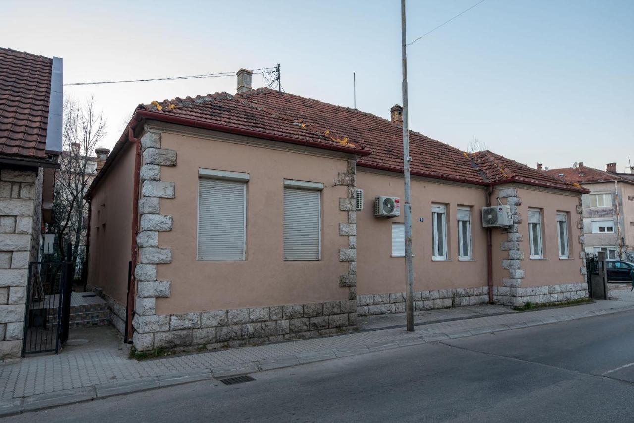 Hostel Evropa Nikšić Kültér fotó