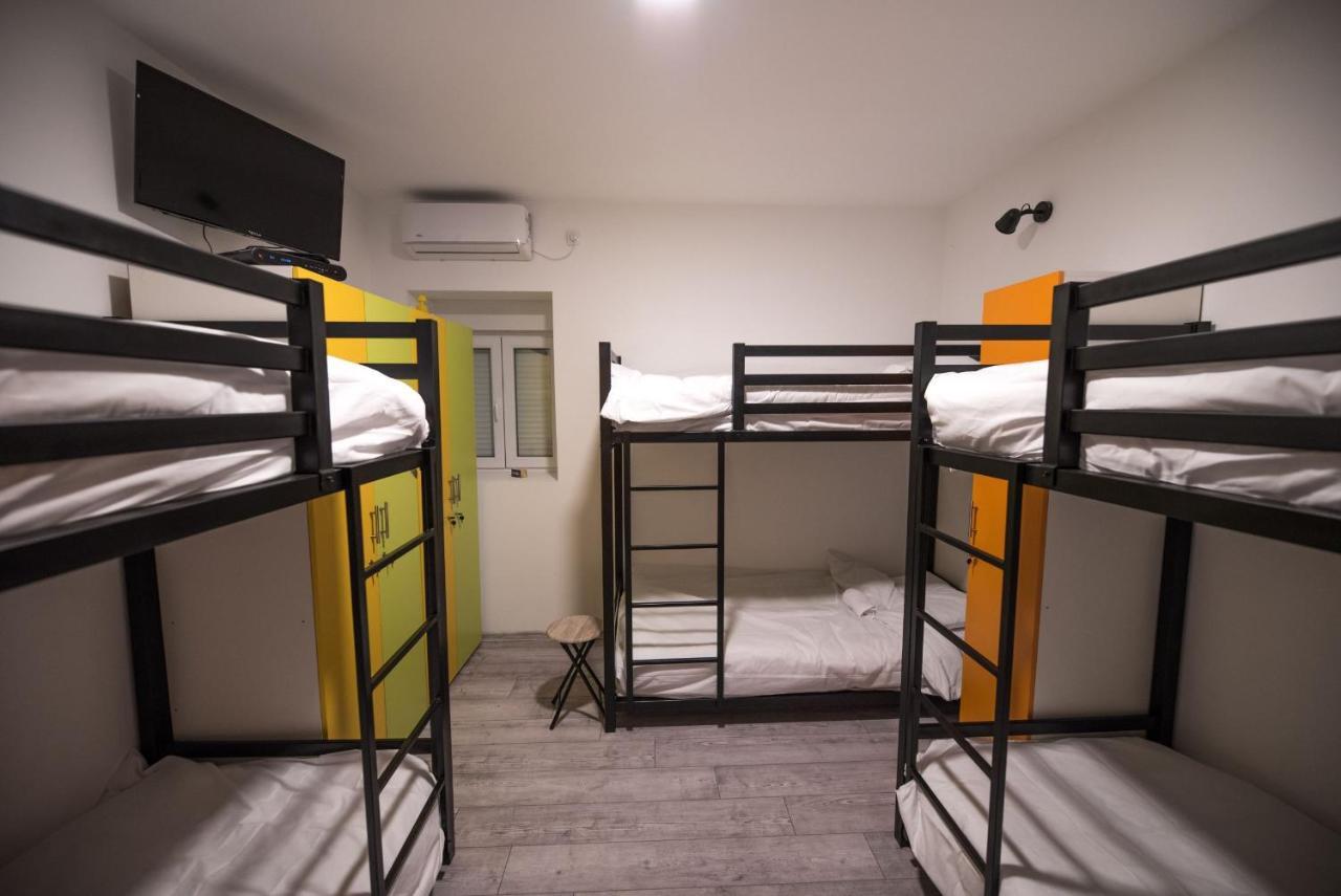 Hostel Evropa Nikšić Kültér fotó